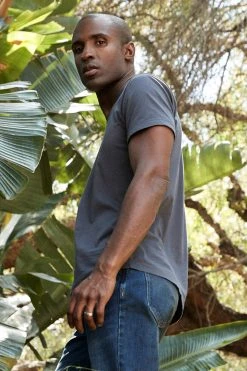 Velvet By Graham & Spencer HOWARD WHISPER CLASSIC CREW NECK TEE 52 Velvet By Graham & Spencer HOWARD WHISPER CLASSIC CREW NECK TEE