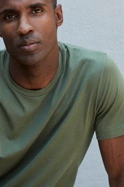 Velvet By Graham & Spencer HOWARD WHISPER CLASSIC CREW NECK TEE 57 Velvet By Graham & Spencer HOWARD WHISPER CLASSIC CREW NECK TEE