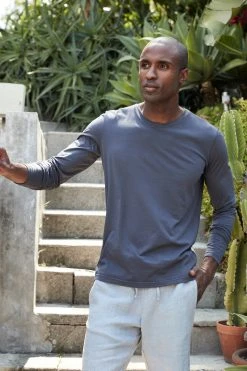 Velvet By Graham & Spencer SKEETER WHISPER CLASSIC CREW NECK TEE 45 Velvet By Graham & Spencer SKEETER WHISPER CLASSIC CREW NECK TEE