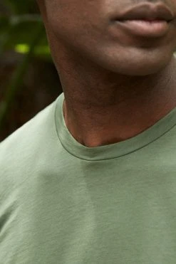 Velvet By Graham & Spencer SKEETER WHISPER CLASSIC CREW NECK TEE 44 Velvet By Graham & Spencer SKEETER WHISPER CLASSIC CREW NECK TEE