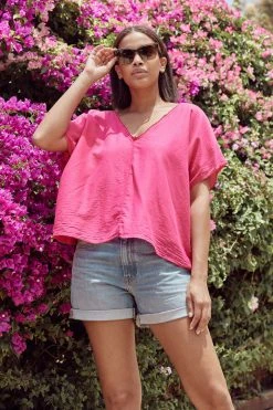 Velvet By Graham & Spencer ALINN BOXY V-NECK TOP