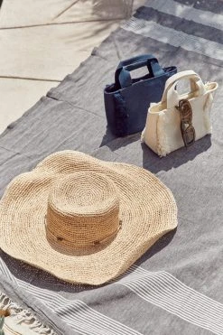 Velvet By Graham & Spencer XL CROCHET SUN HAT Womens