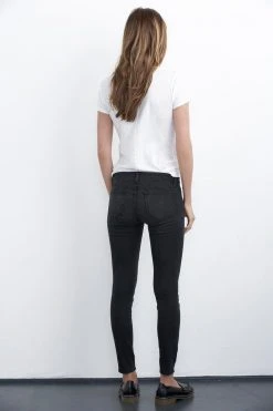 Velvet By Graham & Spencer TONI SKINNY JEAN Womens 32 Velvet By Graham & Spencer TONI SKINNY JEAN Womens