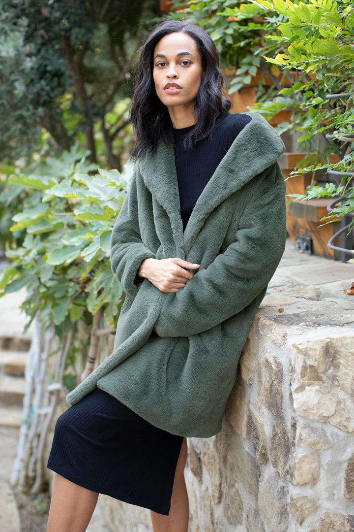 Velvet By Graham & Spencer Womens EVALYN LUX FAUX FUR COAT 8 Velvet By Graham & Spencer Womens EVALYN LUX FAUX FUR COAT