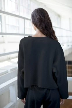 Velvet By Graham & Spencer ARISSA CROPPED SWEATSHIRT