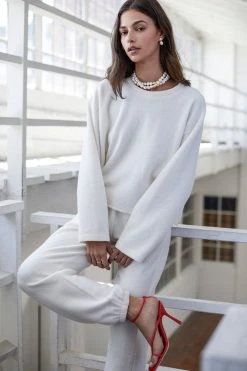 Velvet By Graham & Spencer ARISSA CROPPED SWEATSHIRT