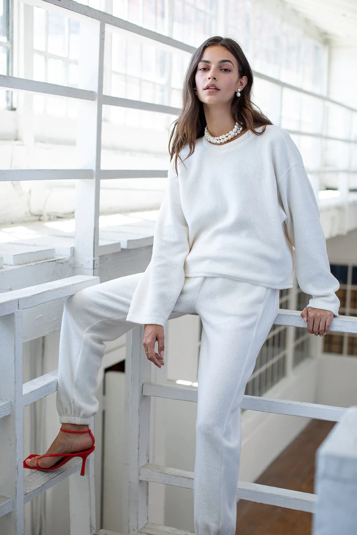 Velvet By Graham & Spencer Womens BELLE JOGGER 6 Velvet By Graham & Spencer Womens BELLE JOGGER