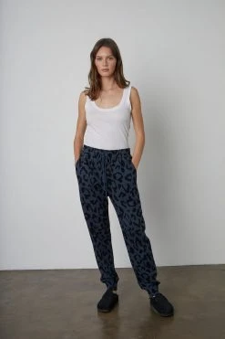 Velvet By Graham & Spencer GWEN PRINTED JOGGER