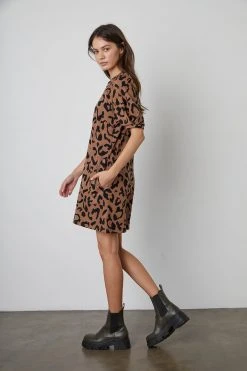 Velvet By Graham & Spencer RENEE PRINTED DRESS 10 Velvet By Graham & Spencer RENEE PRINTED DRESS
