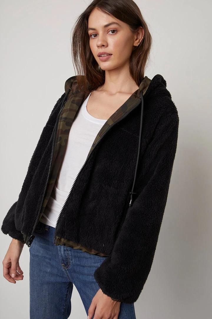 Velvet By Graham & Spencer AUDREE REVERSIBLE CAMO SHERPA JACKET Womens 5 Velvet By Graham & Spencer AUDREE REVERSIBLE CAMO SHERPA JACKET Womens