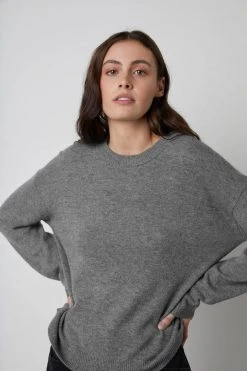 Velvet By Graham & Spencer BRYNNE CASHMERE CREW NECK SWEATER 31 Velvet By Graham & Spencer BRYNNE CASHMERE CREW NECK SWEATER