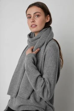 Velvet By Graham & Spencer Womens MEL CASHMERE SCARF