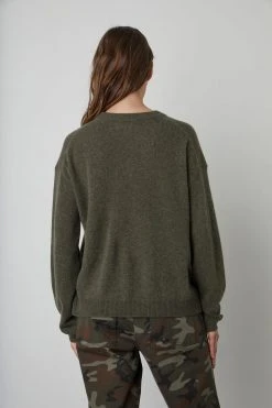 Velvet By Graham & Spencer BRYNNE CASHMERE CREW NECK SWEATER 23 Velvet By Graham & Spencer BRYNNE CASHMERE CREW NECK SWEATER