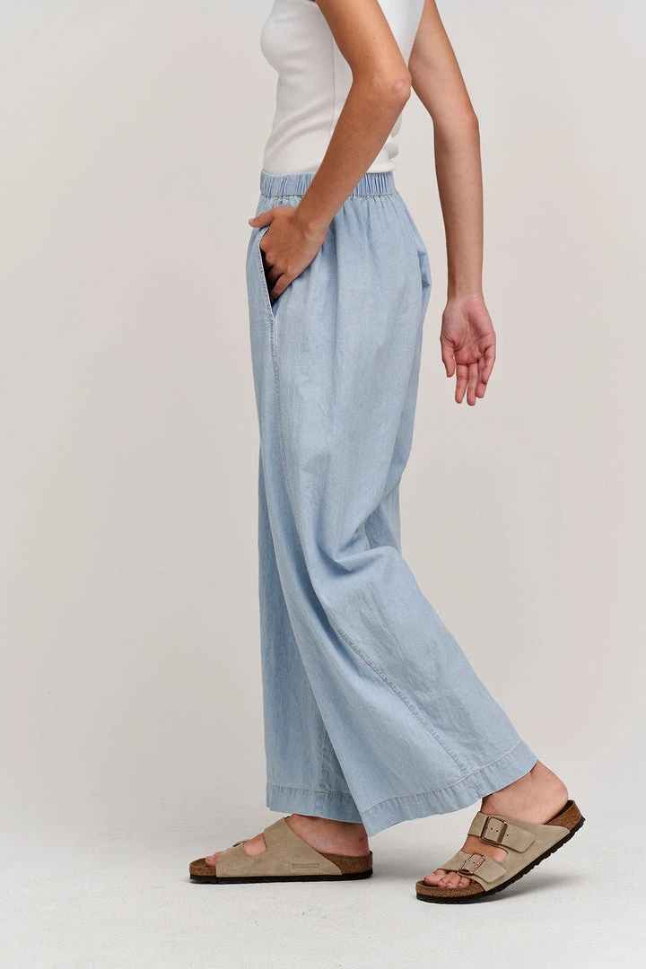 Velvet By Graham & Spencer BROOKLYN CHAMBRAY WIDE LEG PANT Womens 4 Velvet By Graham & Spencer BROOKLYN CHAMBRAY WIDE LEG PANT Womens