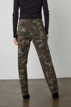 Velvet By Graham & Spencer Womens OTTIE STRAIGHT LEG CAMO PANT 11 Velvet By Graham & Spencer Womens OTTIE STRAIGHT LEG CAMO PANT