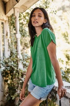 Velvet By Graham & Spencer Womens CARINE POCKET TEE