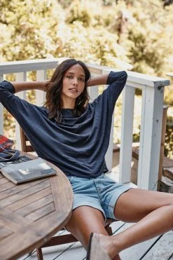 Velvet By Graham & Spencer JOSS DOLMAN SLEEVE TEE Womens 35 Velvet By Graham & Spencer JOSS DOLMAN SLEEVE TEE Womens