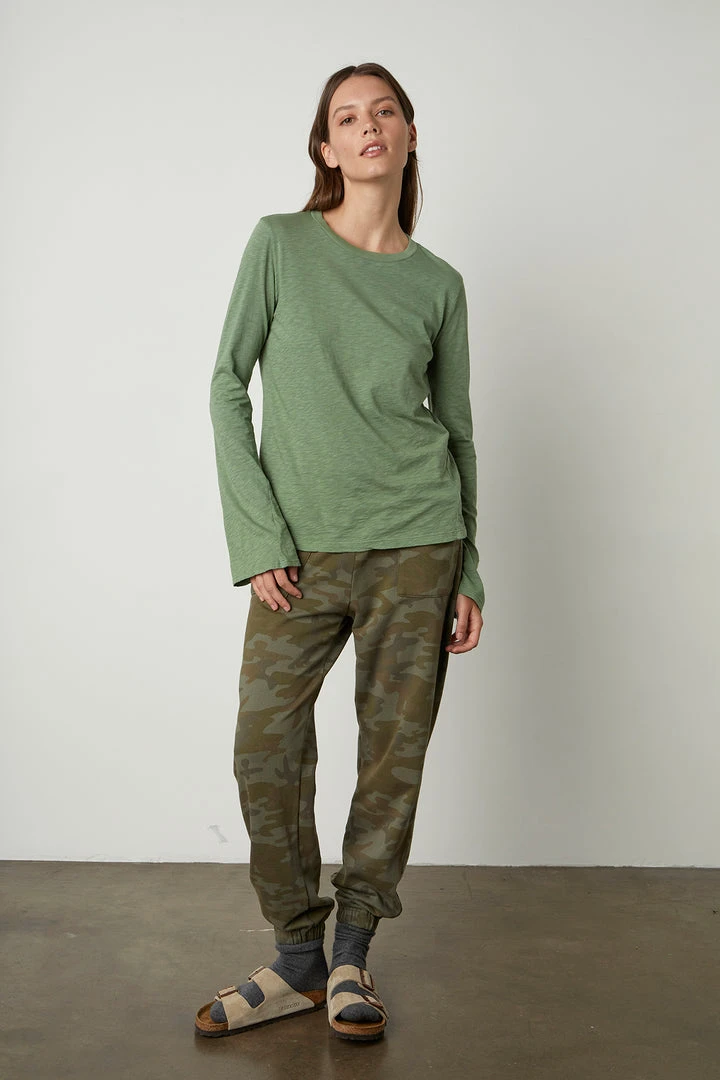 Velvet By Graham & Spencer SOFIA BELL SLEEVE TEE Womens 7 Velvet By Graham & Spencer SOFIA BELL SLEEVE TEE Womens