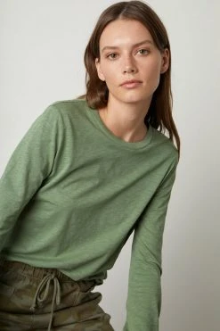 Velvet By Graham & Spencer SOFIA BELL SLEEVE TEE Womens 13 Velvet By Graham & Spencer SOFIA BELL SLEEVE TEE Womens