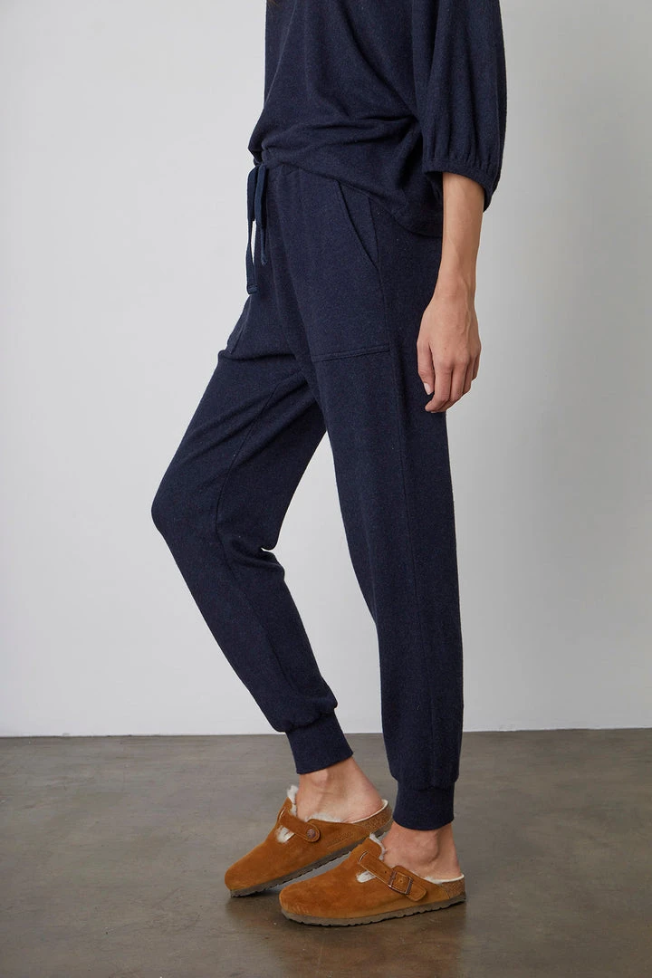 Velvet By Graham & Spencer JUDY DRAWSTRING SWEATPANT 12 Velvet By Graham & Spencer JUDY DRAWSTRING SWEATPANT