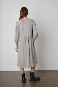 Velvet By Graham & Spencer SCARLET PUFF SLEEVE DRESS 14 Velvet By Graham & Spencer SCARLET PUFF SLEEVE DRESS