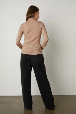 Velvet By Graham & Spencer TALISIA GAUZY WHISPER FITTED MOCK NECK TEE