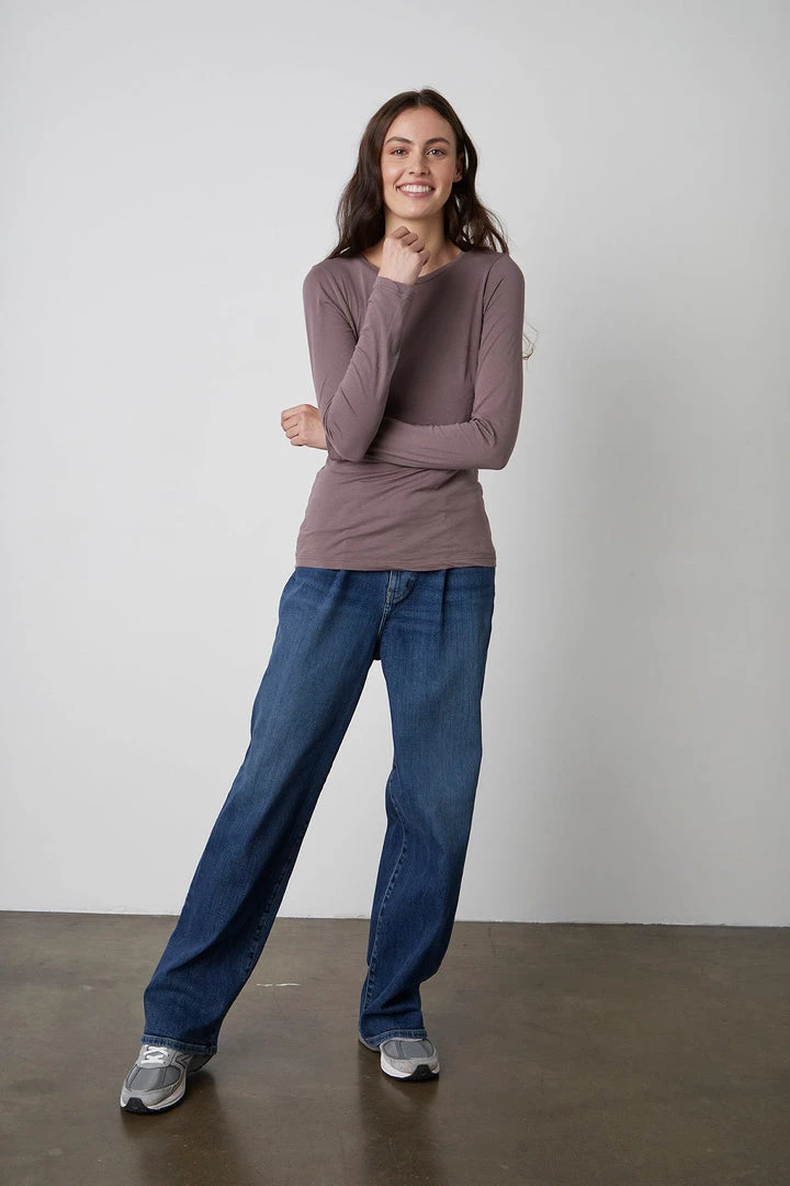 Velvet By Graham & Spencer Womens ZOFINA GAUZY WHISPER FITTED CREW NECK TEE 4 Velvet By Graham & Spencer Womens ZOFINA GAUZY WHISPER FITTED CREW NECK TEE