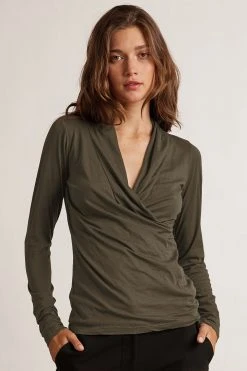 Velvet By Graham & Spencer Womens MERI WRAP FRONT FITTED TOP