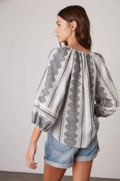 Velvet By Graham & Spencer Womens LOUISE JACQUARD BOHO TOP