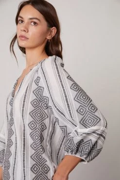 Velvet By Graham & Spencer Womens LOUISE JACQUARD BOHO TOP