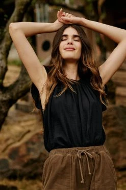 Velvet By Graham & Spencer KAIA COTTON GAUZE BLOUSE 35 Velvet By Graham & Spencer KAIA COTTON GAUZE BLOUSE