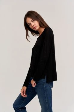 Velvet By Graham & Spencer Womens FIONA POCKET TEE 15 Velvet By Graham & Spencer Womens FIONA POCKET TEE
