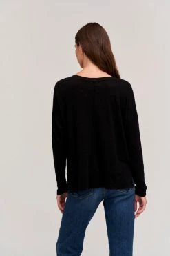 Velvet By Graham & Spencer Womens FIONA POCKET TEE 16 Velvet By Graham & Spencer Womens FIONA POCKET TEE