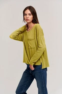 Velvet By Graham & Spencer Womens FIONA POCKET TEE 18 Velvet By Graham & Spencer Womens FIONA POCKET TEE
