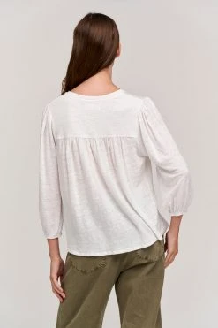 Velvet By Graham & Spencer Womens GINA V-NECK TEE 13 Velvet By Graham & Spencer Womens GINA V-NECK TEE