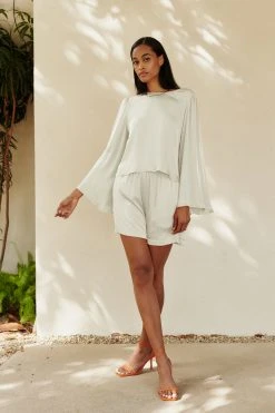 Velvet By Graham & Spencer Womens MAE BELL SLEEVE BLOUSE 28 Velvet By Graham & Spencer Womens MAE BELL SLEEVE BLOUSE