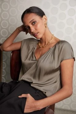 Velvet By Graham & Spencer ODETTE CAP SLEEVE BLOUSE