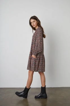Velvet By Graham & Spencer ESTHER PRINTED DRESS 9 Velvet By Graham & Spencer ESTHER PRINTED DRESS