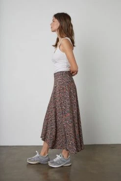 Velvet By Graham & Spencer Womens TITANIA PRINTED MIDI SKIRT