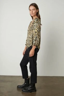 Velvet By Graham & Spencer Womens HADLEE PRINTED BLOUSE 13 Velvet By Graham & Spencer Womens HADLEE PRINTED BLOUSE