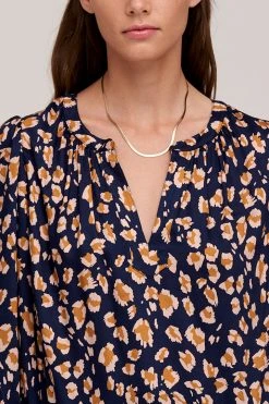 Velvet By Graham & Spencer KACY PRINTED BLOUSE 10 Velvet By Graham & Spencer KACY PRINTED BLOUSE