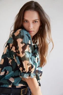 Velvet By Graham & Spencer ULI 3/4 SLEEVE BLOUSE Womens