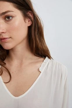 Velvet By Graham & Spencer Womens TRIXIE RUFFLED BLOUSE