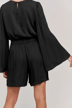 Velvet By Graham & Spencer ADINA HIGH RISE SHORTS Womens 32 Velvet By Graham & Spencer ADINA HIGH RISE SHORTS Womens