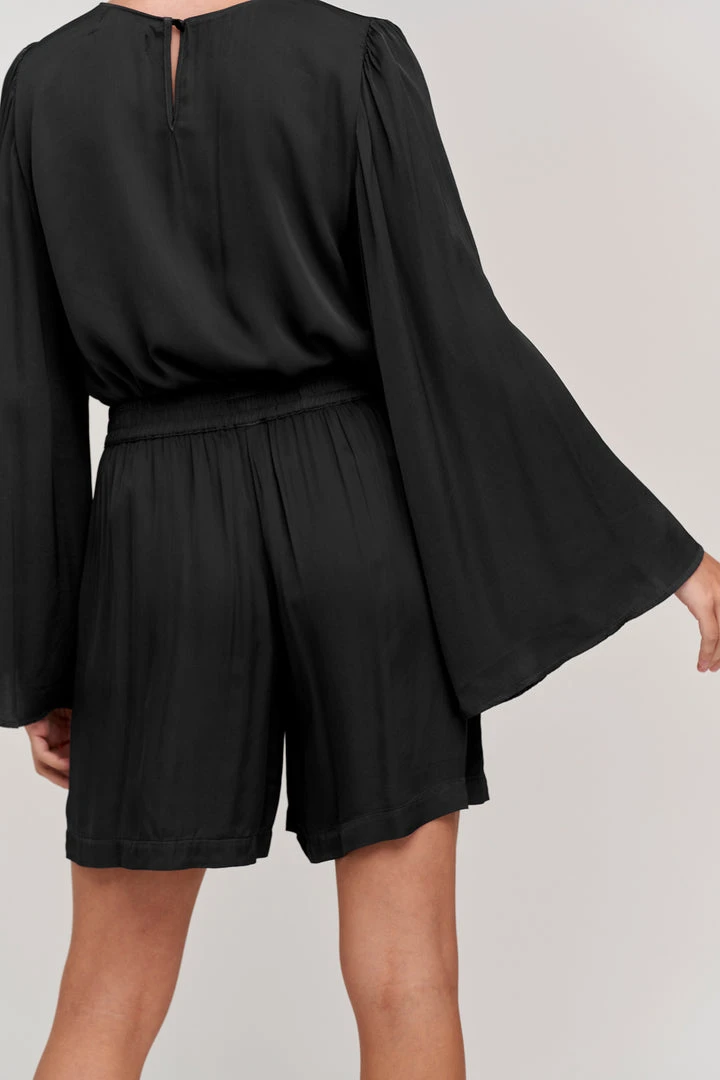 Velvet By Graham & Spencer ADINA HIGH RISE SHORTS Womens 17 Velvet By Graham & Spencer ADINA HIGH RISE SHORTS Womens