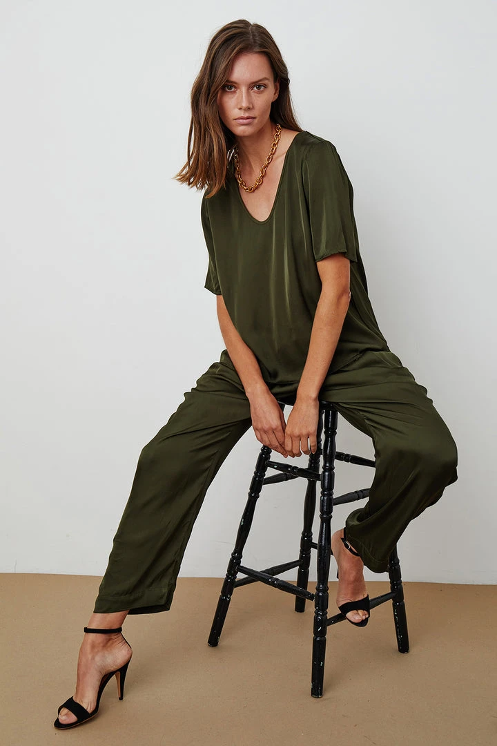 Velvet By Graham & Spencer HILLARY SATIN VISCOSE PLEATED PANT 6 Velvet By Graham & Spencer HILLARY SATIN VISCOSE PLEATED PANT