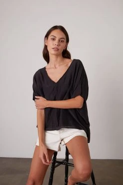 Velvet By Graham & Spencer ALINN BOXY V-NECK TOP