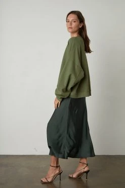 Velvet By Graham & Spencer MARGOT OVERSIZED SWEATSHIRT Womens 9 Velvet By Graham & Spencer MARGOT OVERSIZED SWEATSHIRT Womens