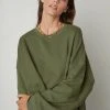 Velvet By Graham & Spencer MARGOT OVERSIZED SWEATSHIRT Womens 2 Velvet By Graham & Spencer MARGOT OVERSIZED SWEATSHIRT Womens