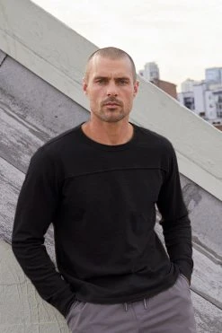 Velvet By Graham & Spencer MARIO CREW NECK TEE 17 Velvet By Graham & Spencer MARIO CREW NECK TEE